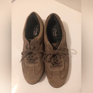 Clarks Wave Walk Suede Tan Lace-Up Sneakers Womens Size 8.5 Medium